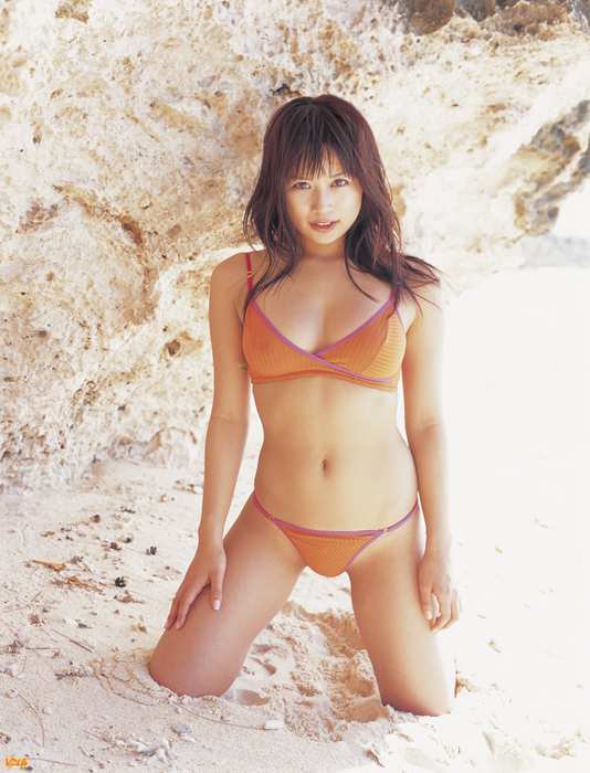 Bomb.TV写真ID0021 2005.05 Natsume Sano 佐野夏芽