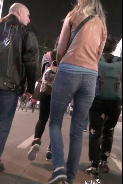 [街拍客视频]jx0617 高挑长腿紧身牛仔裤外国美女